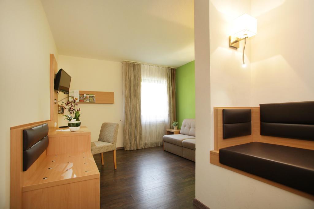Landidyll Hotel Zum Alten Schloss Kirchensittenbach Habitación foto