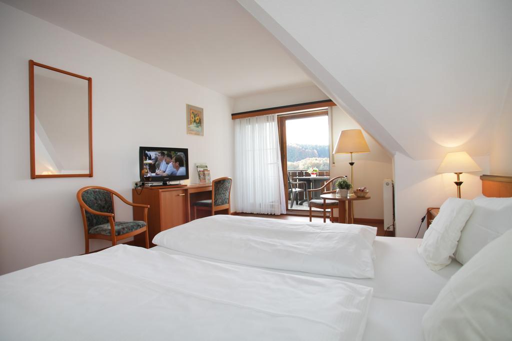 Landidyll Hotel Zum Alten Schloss Kirchensittenbach Habitación foto